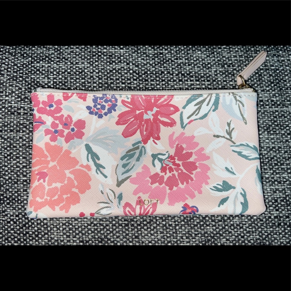 Loft sunglass pouch